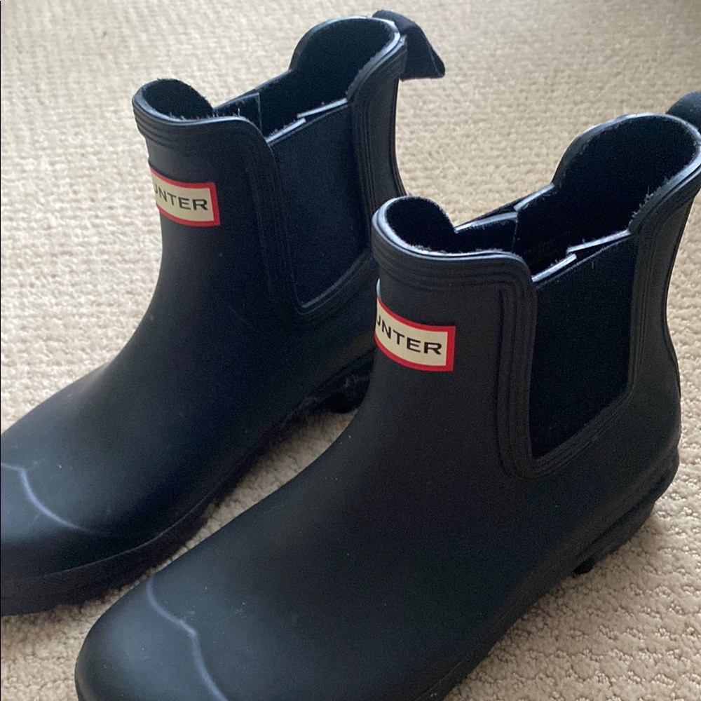 Hunter Black Rain & Snow Boots Waterproof Rubber—Women’s size 9 US